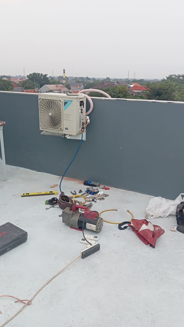 Pengerjaan Service AC Cirebon